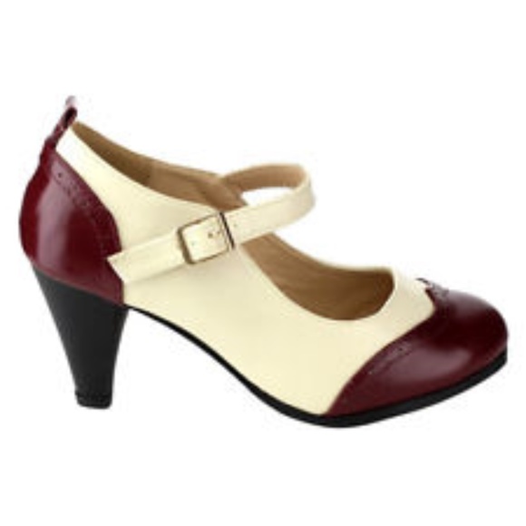 Modcloth Shoes - Retro Mid-Heel Mary Jane Pumps